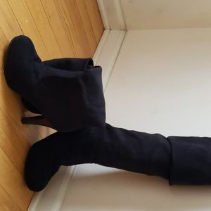 Suede boots